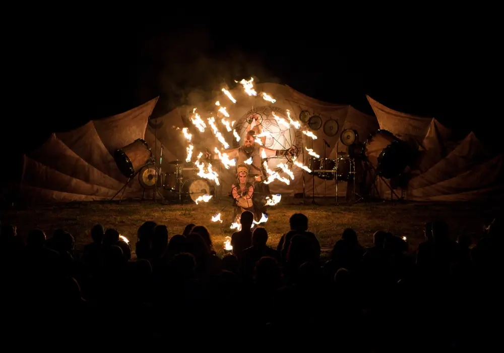 performance feu spectacle Arcanes