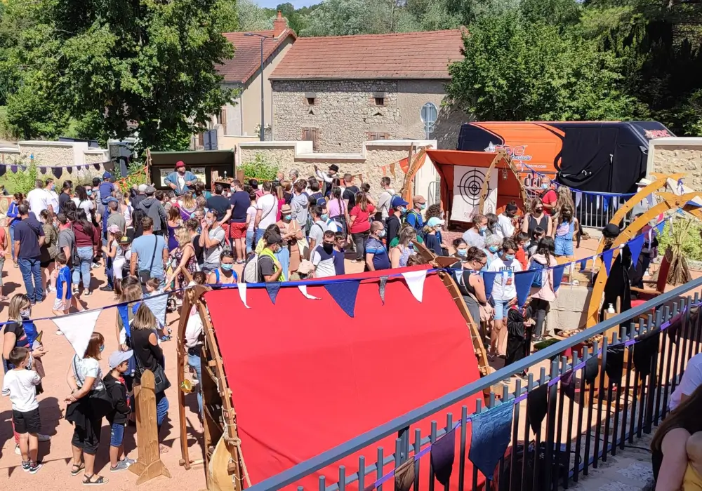 spectacle Antre Sorts performance théâtrale de rue
