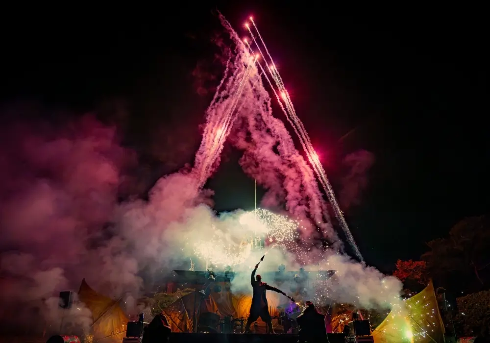 spectacle Fury ambiance nocturne et feu