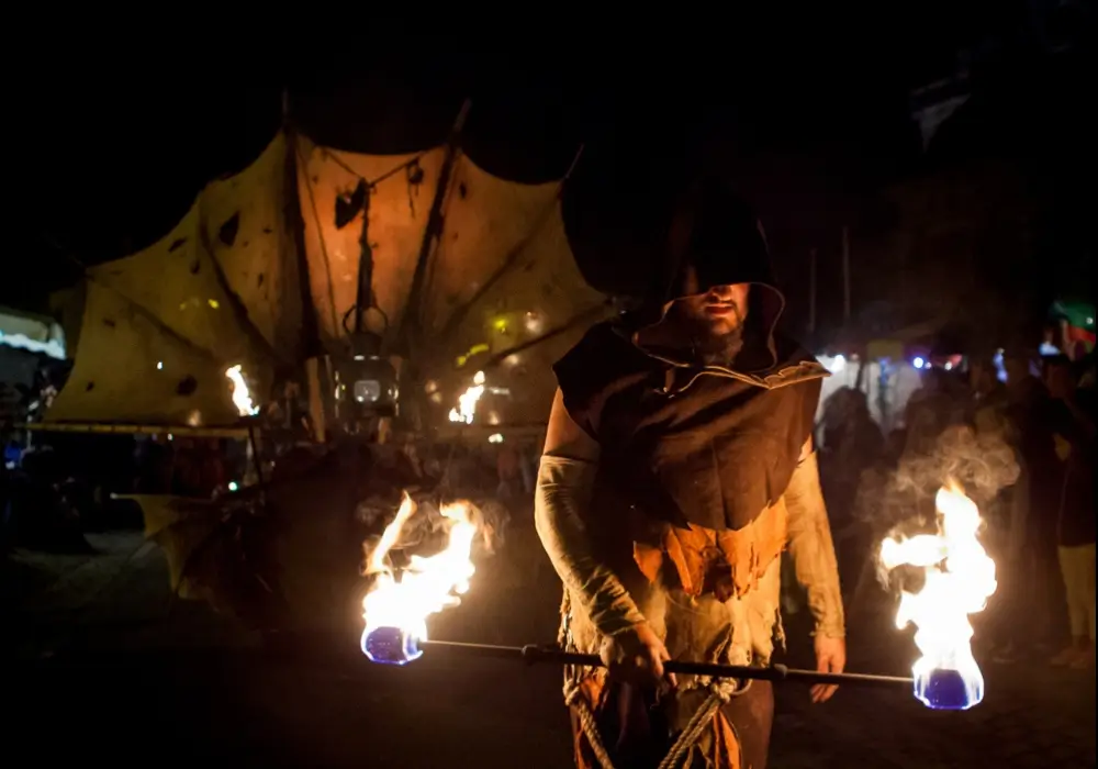 spectacle Styx ambiance nocturne et feu