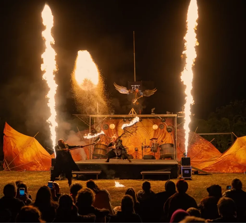 Spectacle lance flamme, cracheurs de feu